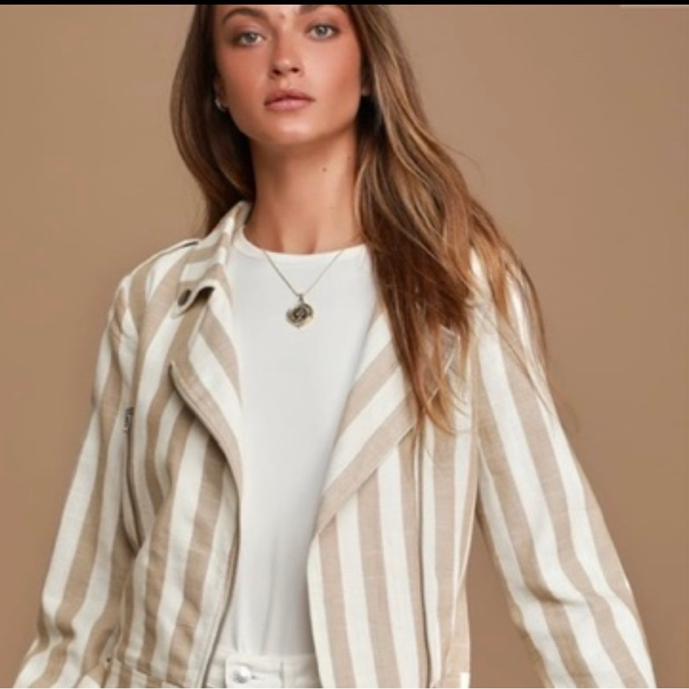 NEW Lulu’s white & tan striped jacked. Belt across bottom, Size Medium